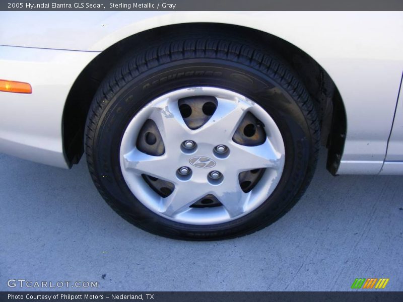 Sterling Metallic / Gray 2005 Hyundai Elantra GLS Sedan