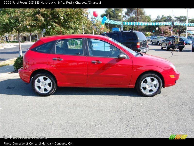 Infra-Red / Charcoal/Charcoal 2006 Ford Focus ZX5 SES Hatchback