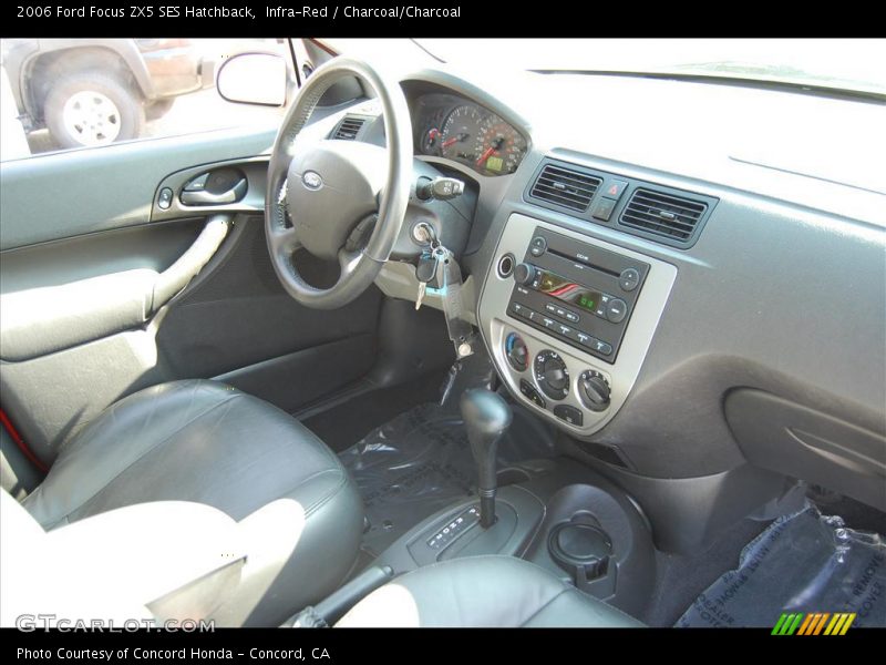 Infra-Red / Charcoal/Charcoal 2006 Ford Focus ZX5 SES Hatchback