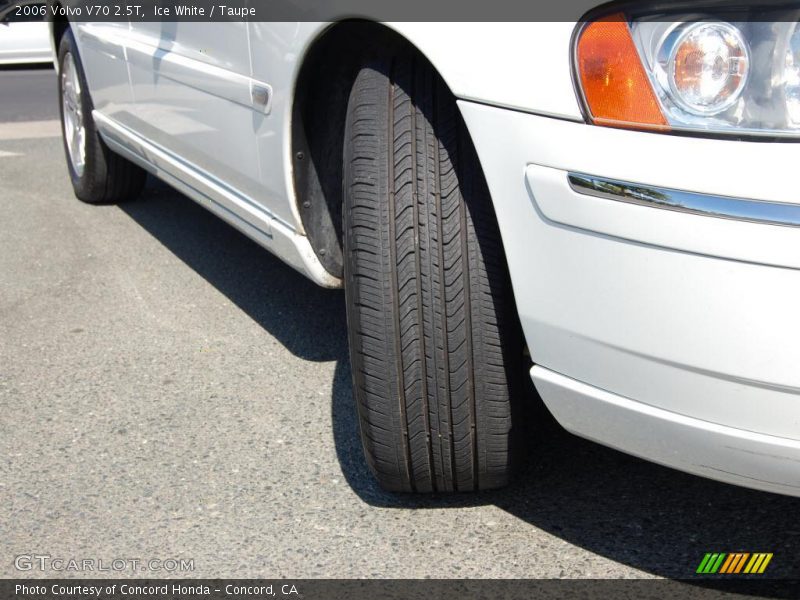 Ice White / Taupe 2006 Volvo V70 2.5T