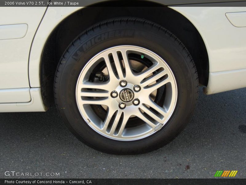 Ice White / Taupe 2006 Volvo V70 2.5T