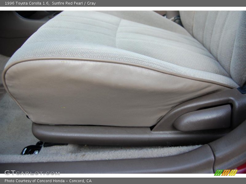 Sunfire Red Pearl / Gray 1996 Toyota Corolla 1.6