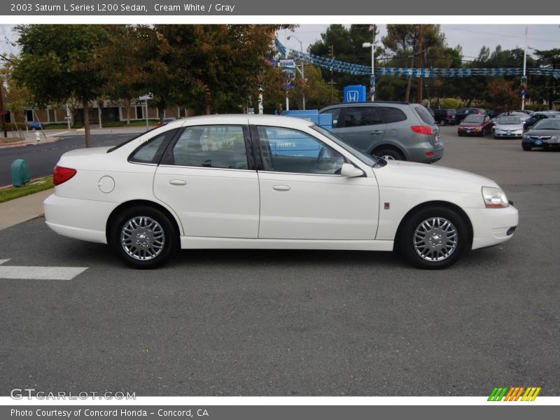 Cream White / Gray 2003 Saturn L Series L200 Sedan