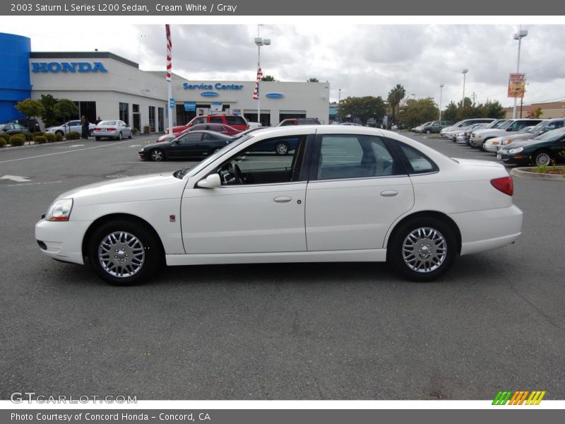 Cream White / Gray 2003 Saturn L Series L200 Sedan