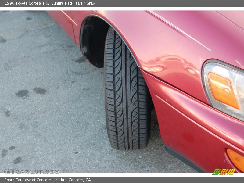 Sunfire Red Pearl / Gray 1996 Toyota Corolla 1.6