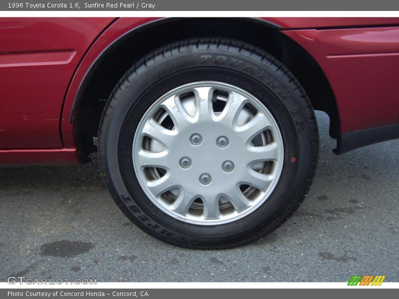 Sunfire Red Pearl / Gray 1996 Toyota Corolla 1.6