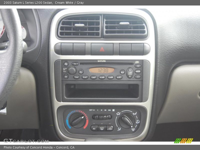 Cream White / Gray 2003 Saturn L Series L200 Sedan