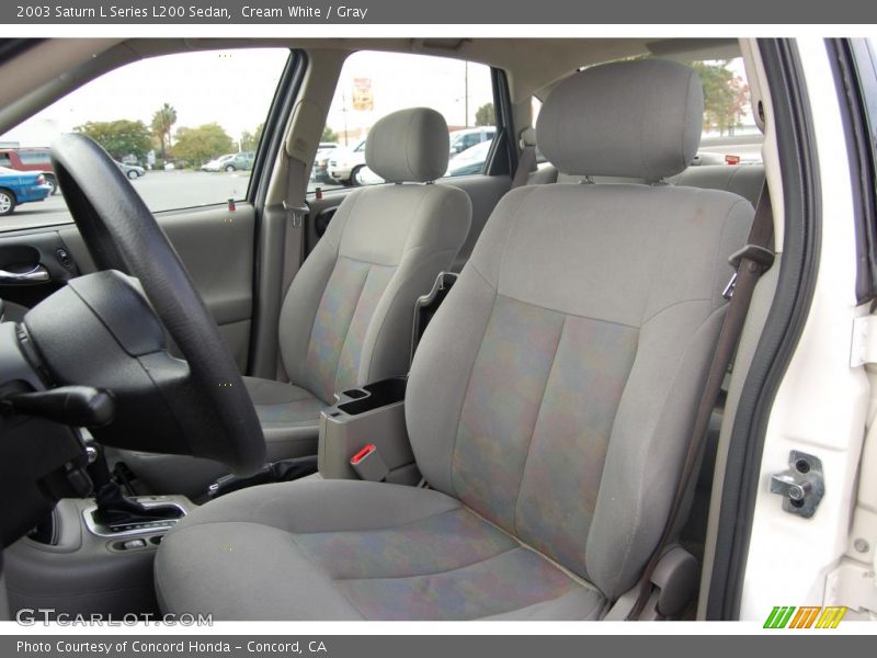 Cream White / Gray 2003 Saturn L Series L200 Sedan