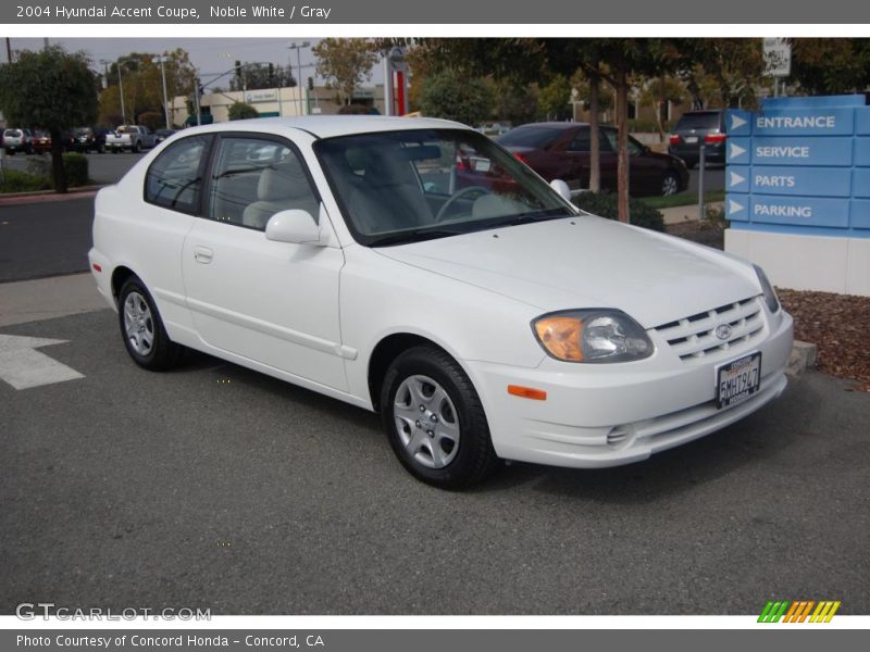 Noble White / Gray 2004 Hyundai Accent Coupe