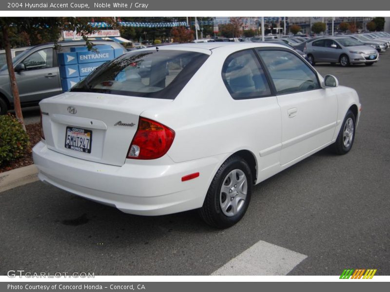 Noble White / Gray 2004 Hyundai Accent Coupe