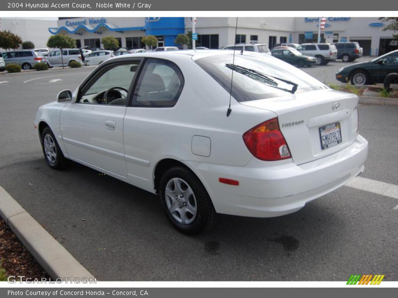 Noble White / Gray 2004 Hyundai Accent Coupe