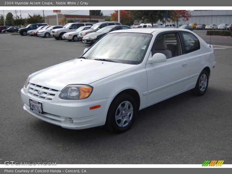 Noble White / Gray 2004 Hyundai Accent Coupe