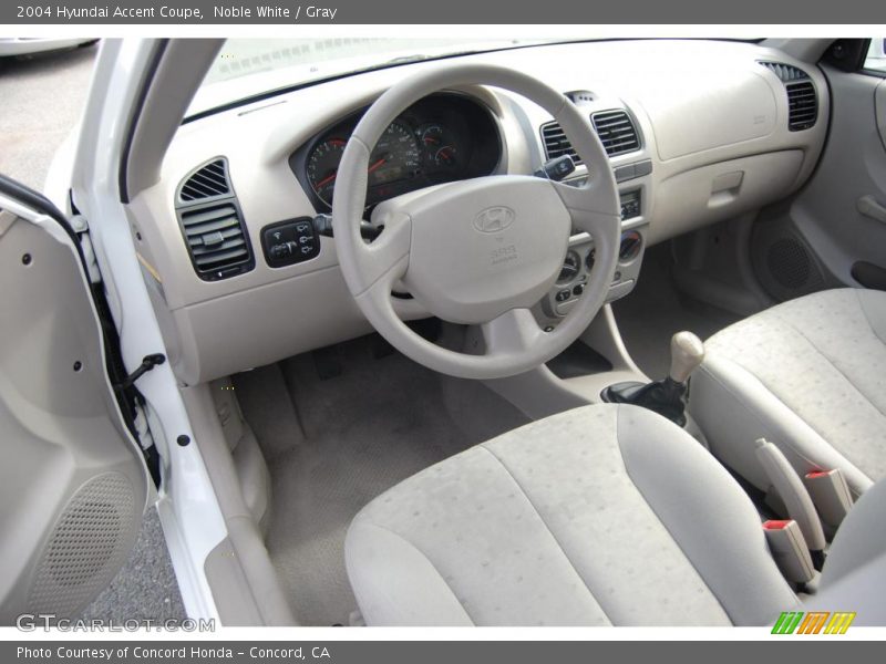 Noble White / Gray 2004 Hyundai Accent Coupe