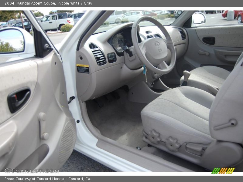 Noble White / Gray 2004 Hyundai Accent Coupe