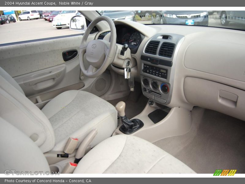 Noble White / Gray 2004 Hyundai Accent Coupe