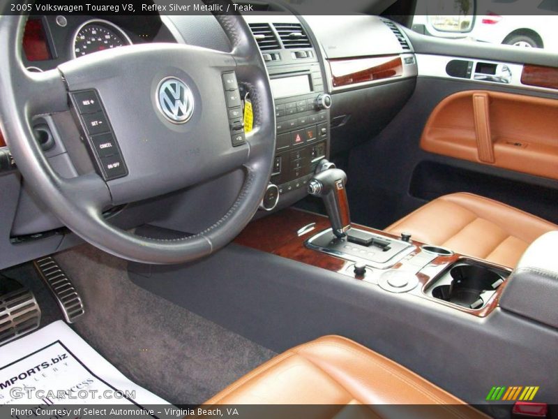 Reflex Silver Metallic / Teak 2005 Volkswagen Touareg V8
