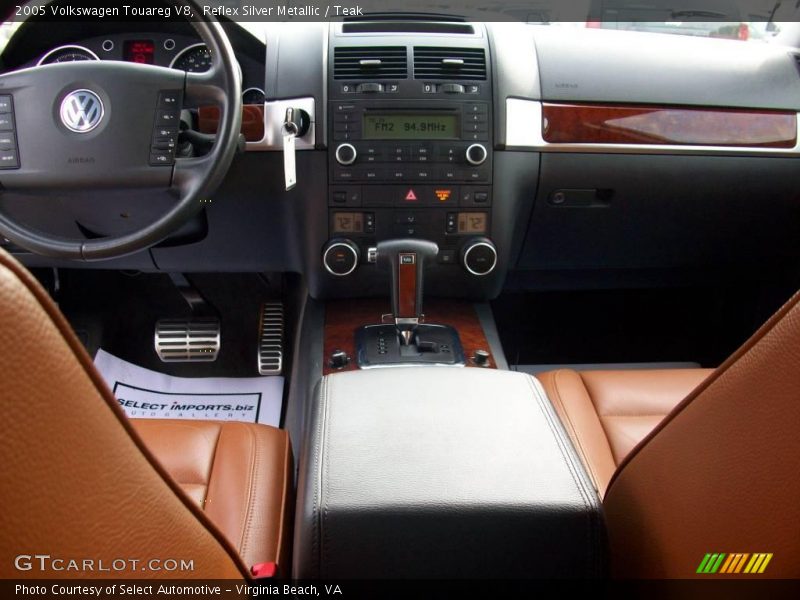 Reflex Silver Metallic / Teak 2005 Volkswagen Touareg V8