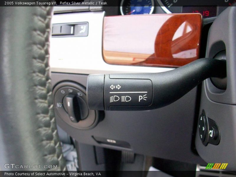 Reflex Silver Metallic / Teak 2005 Volkswagen Touareg V8