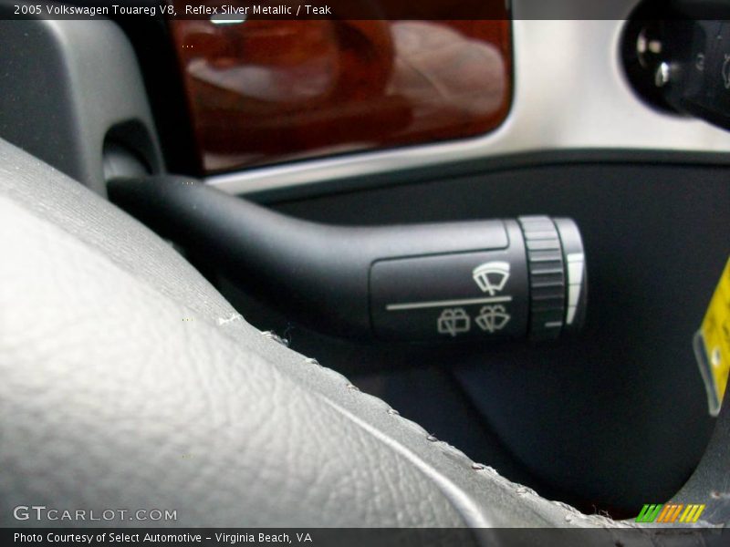 Reflex Silver Metallic / Teak 2005 Volkswagen Touareg V8