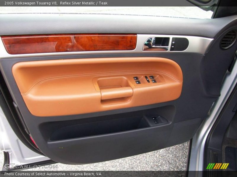 Reflex Silver Metallic / Teak 2005 Volkswagen Touareg V8