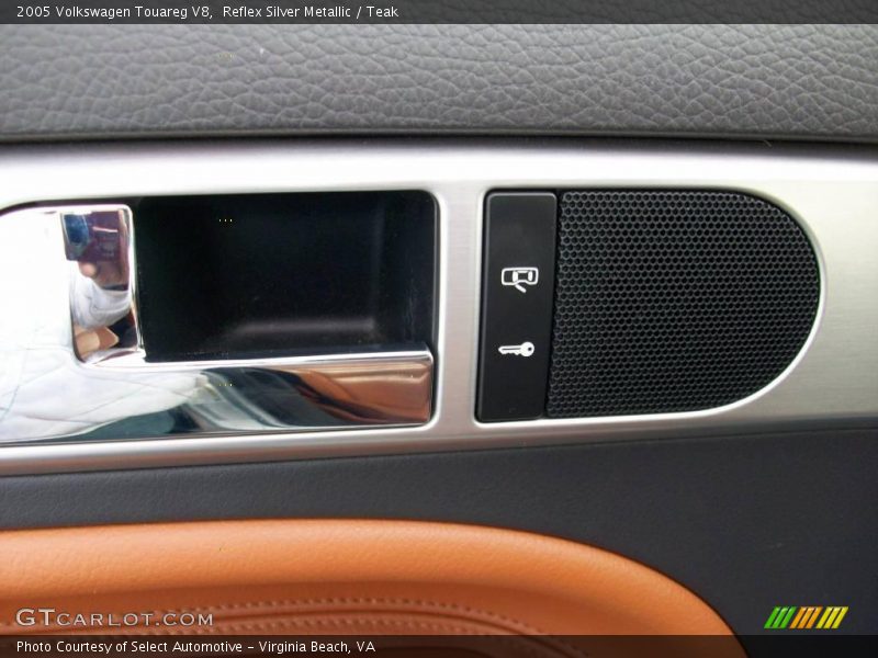 Reflex Silver Metallic / Teak 2005 Volkswagen Touareg V8