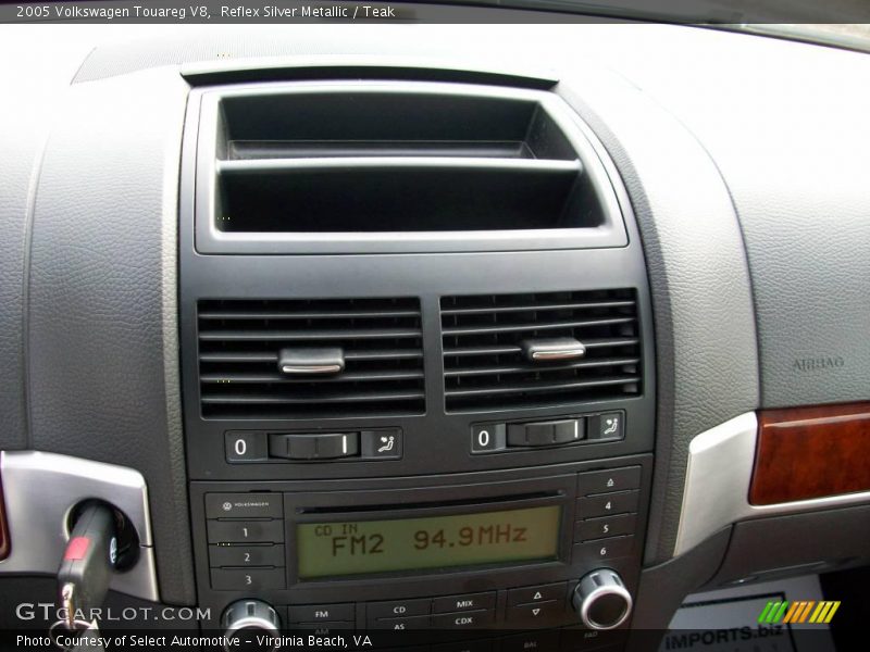 Reflex Silver Metallic / Teak 2005 Volkswagen Touareg V8