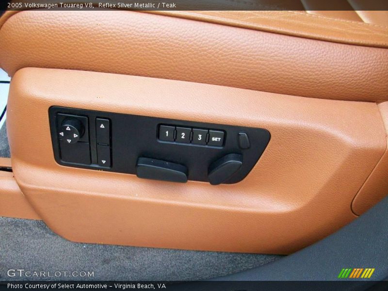 Reflex Silver Metallic / Teak 2005 Volkswagen Touareg V8