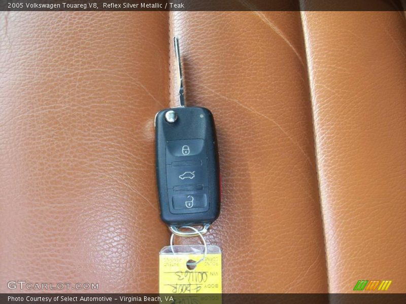 Reflex Silver Metallic / Teak 2005 Volkswagen Touareg V8