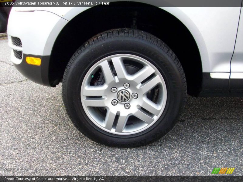 Reflex Silver Metallic / Teak 2005 Volkswagen Touareg V8