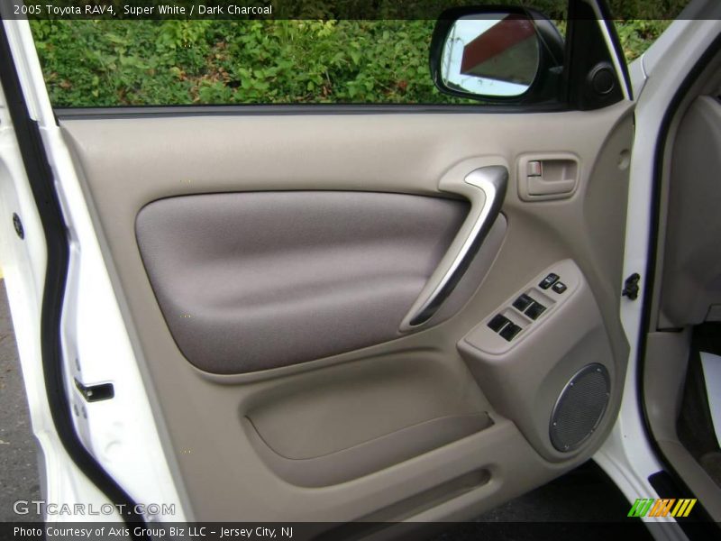 Super White / Dark Charcoal 2005 Toyota RAV4