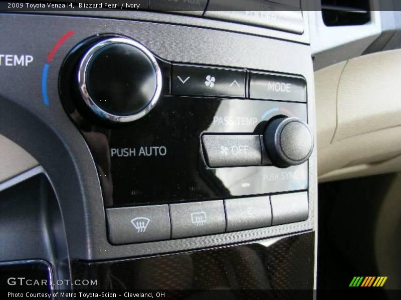 Blizzard Pearl / Ivory 2009 Toyota Venza I4