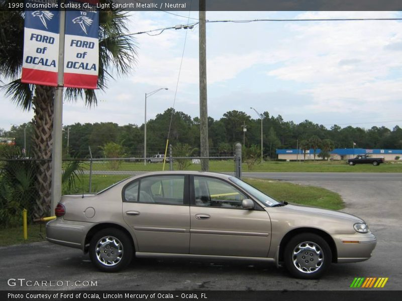 Light Sandrift Metallic / Neutral 1998 Oldsmobile Cutlass GL