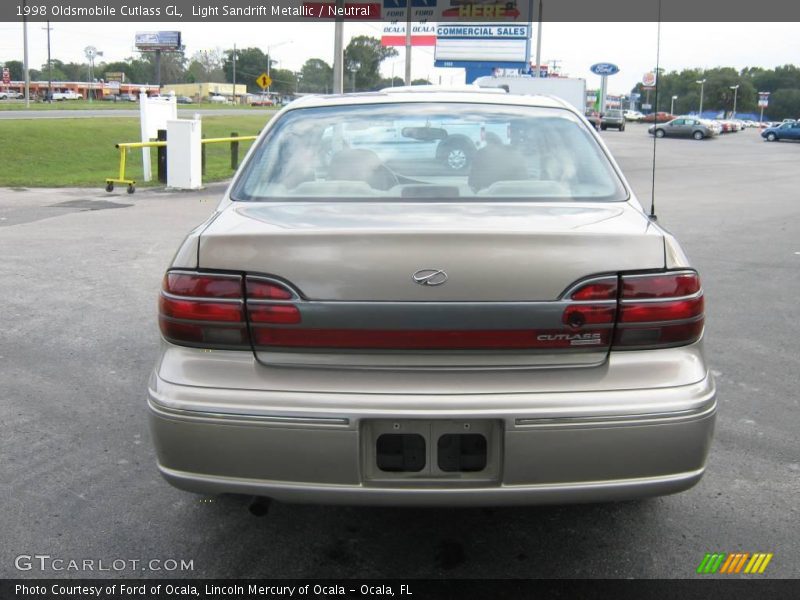 Light Sandrift Metallic / Neutral 1998 Oldsmobile Cutlass GL