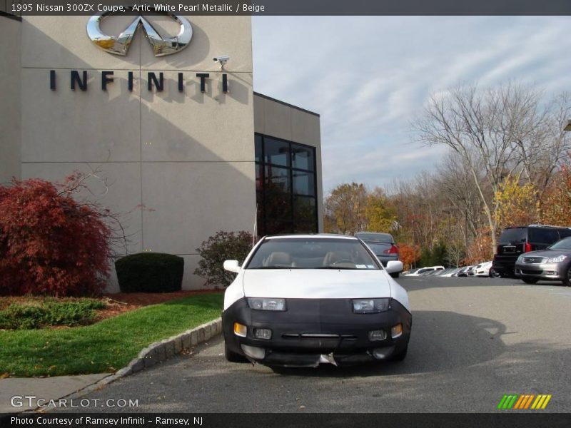 Artic White Pearl Metallic / Beige 1995 Nissan 300ZX Coupe