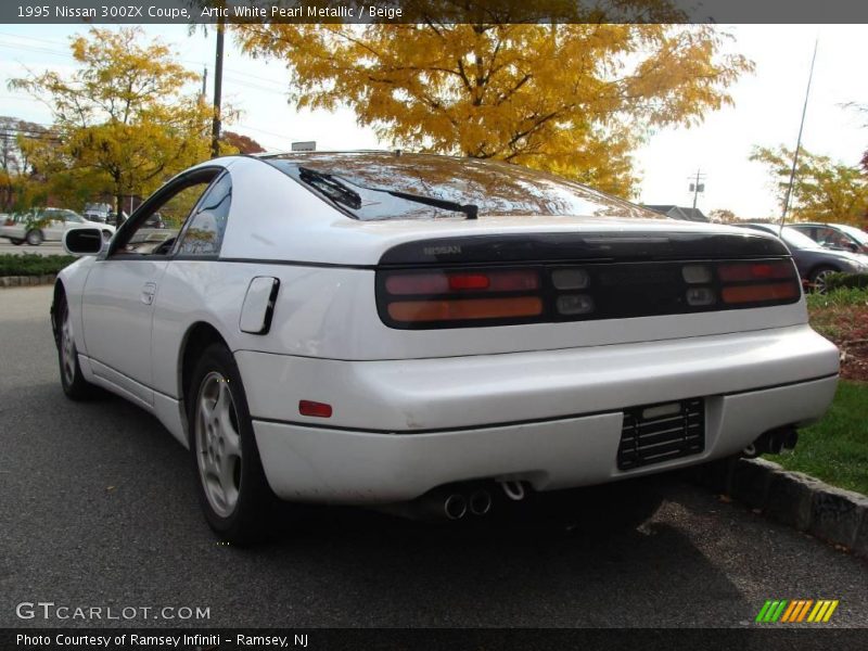 Artic White Pearl Metallic / Beige 1995 Nissan 300ZX Coupe