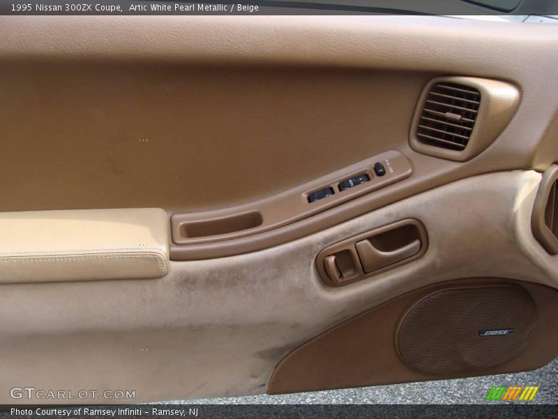 Artic White Pearl Metallic / Beige 1995 Nissan 300ZX Coupe