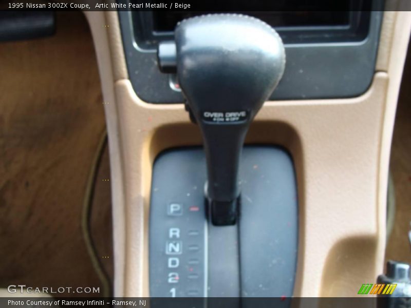 Artic White Pearl Metallic / Beige 1995 Nissan 300ZX Coupe