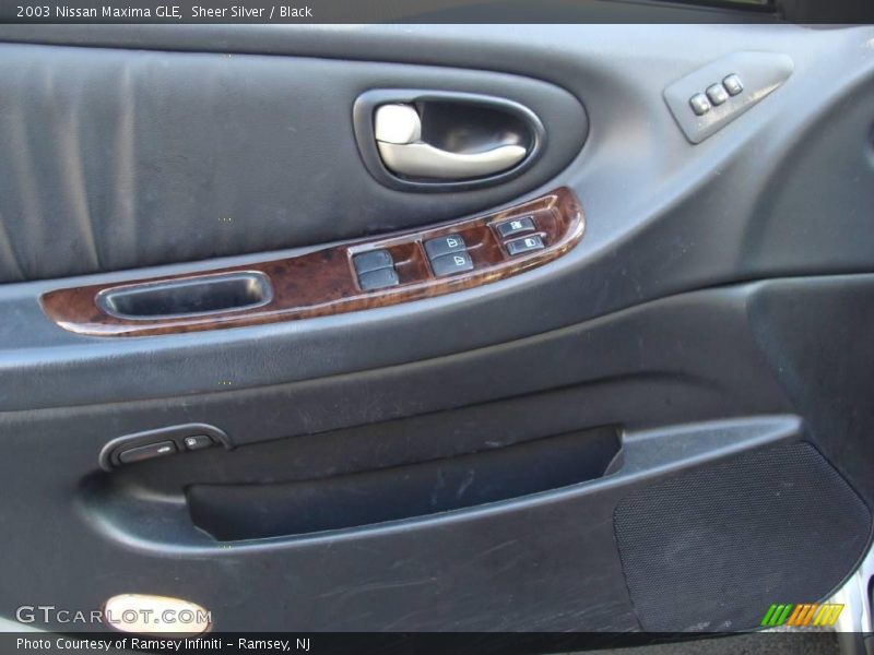 Sheer Silver / Black 2003 Nissan Maxima GLE