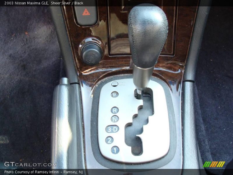 Sheer Silver / Black 2003 Nissan Maxima GLE