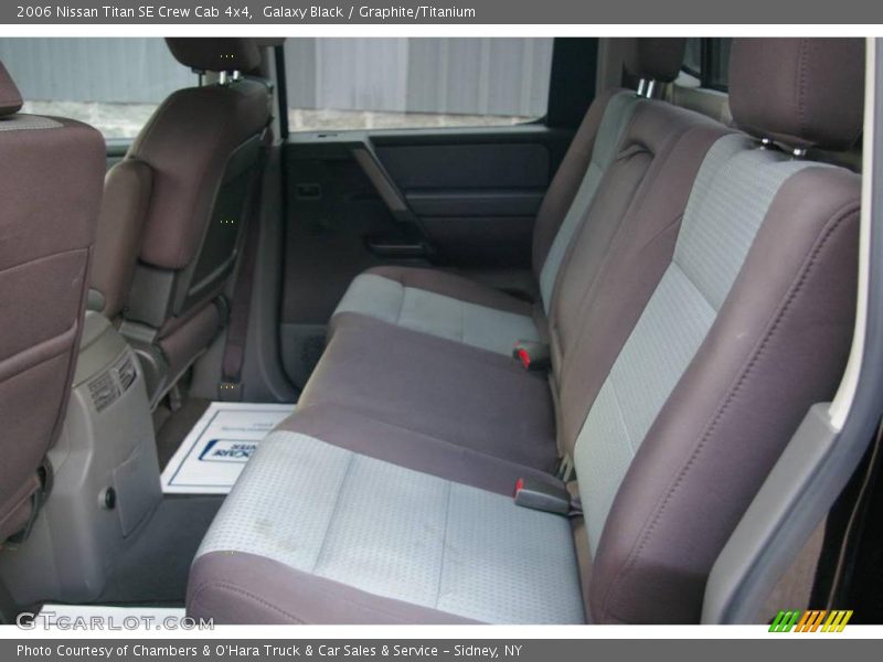 Galaxy Black / Graphite/Titanium 2006 Nissan Titan SE Crew Cab 4x4