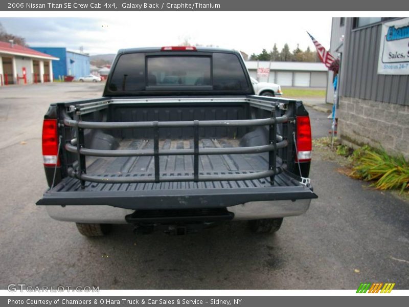 Galaxy Black / Graphite/Titanium 2006 Nissan Titan SE Crew Cab 4x4