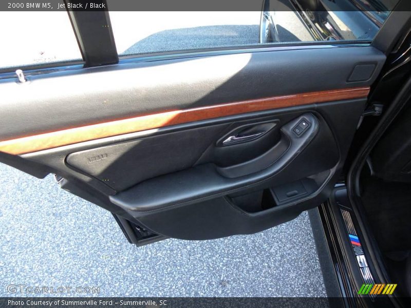 Jet Black / Black 2000 BMW M5