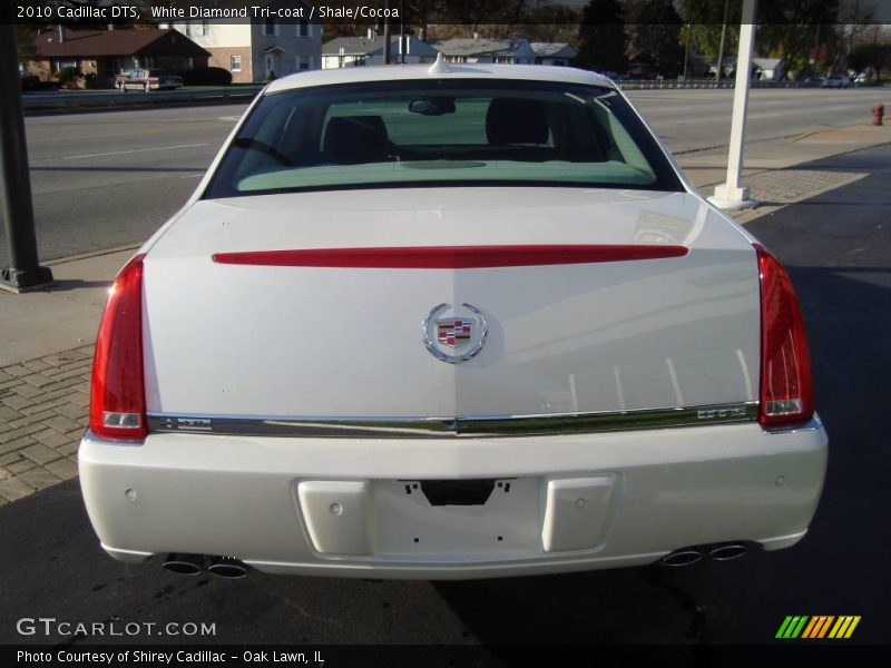 White Diamond Tri-coat / Shale/Cocoa 2010 Cadillac DTS