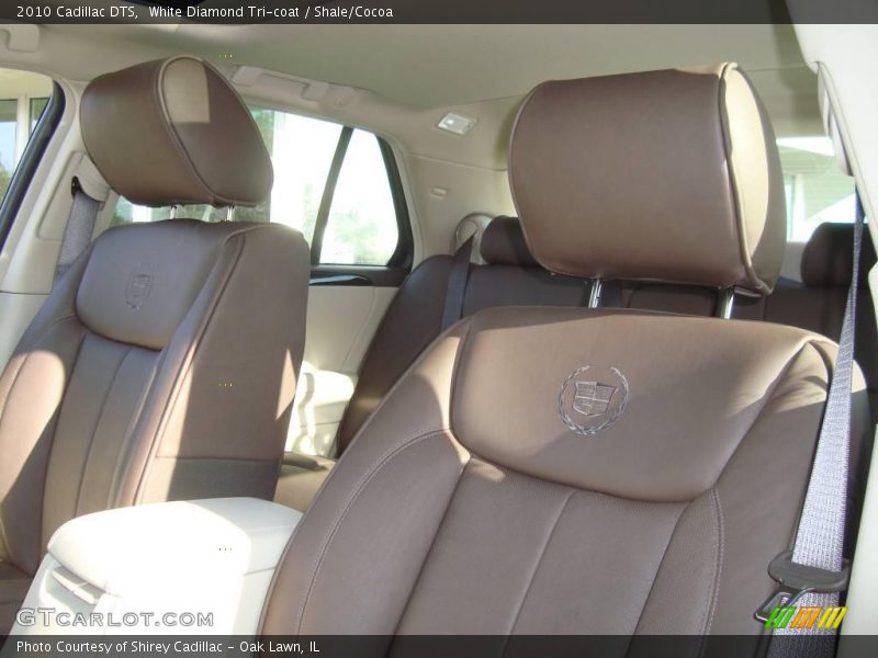 White Diamond Tri-coat / Shale/Cocoa 2010 Cadillac DTS