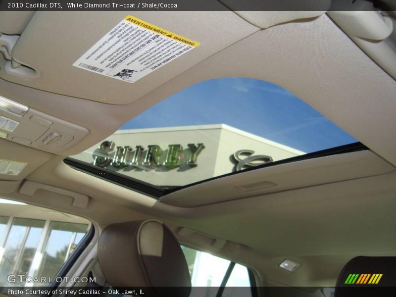 White Diamond Tri-coat / Shale/Cocoa 2010 Cadillac DTS