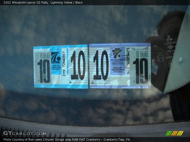 Lightning Yellow / Black 2002 Mitsubishi Lancer OZ Rally
