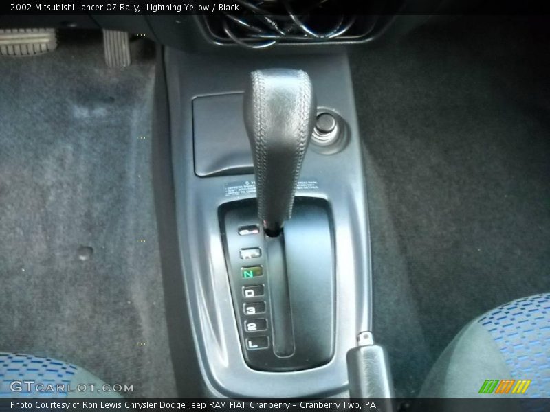 Lightning Yellow / Black 2002 Mitsubishi Lancer OZ Rally
