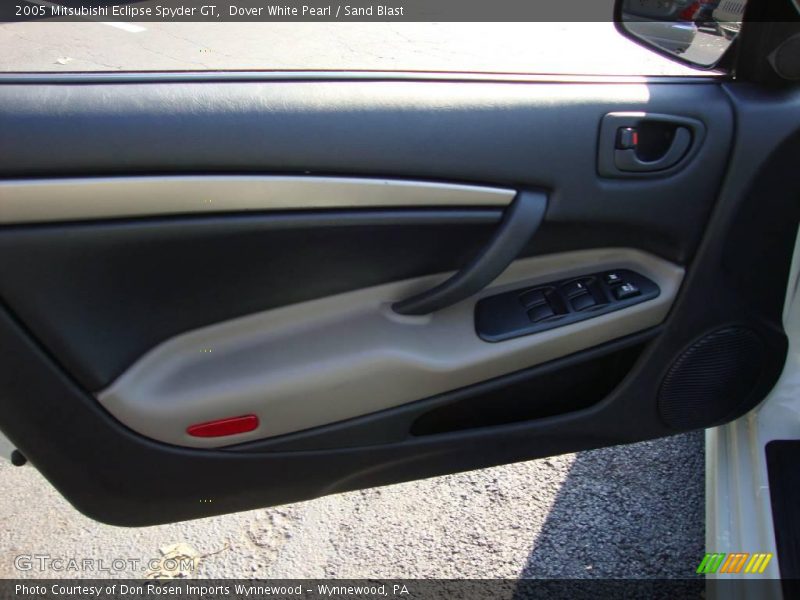 Dover White Pearl / Sand Blast 2005 Mitsubishi Eclipse Spyder GT