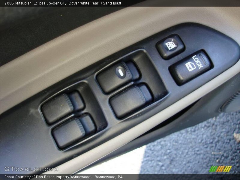 Dover White Pearl / Sand Blast 2005 Mitsubishi Eclipse Spyder GT
