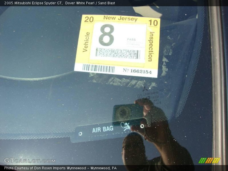 Dover White Pearl / Sand Blast 2005 Mitsubishi Eclipse Spyder GT